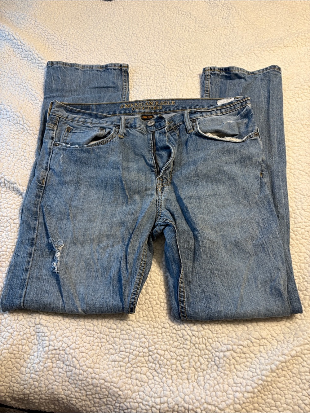 American Eagle Outfitters Men's Straight Jeans in Light Blue Denim